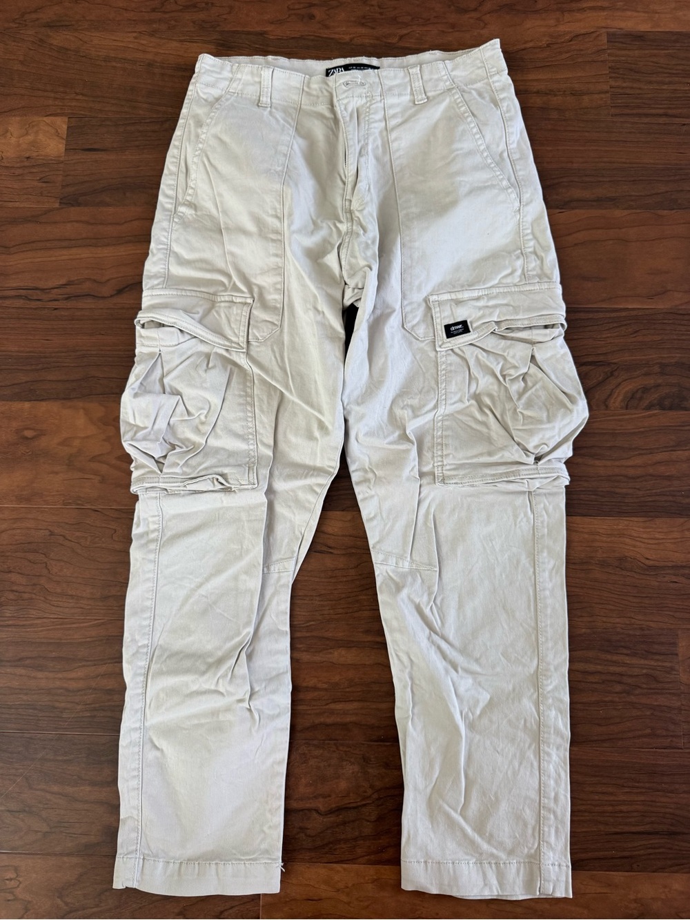 Zara Men's Off-White Cargo Pants with Multi Pockets